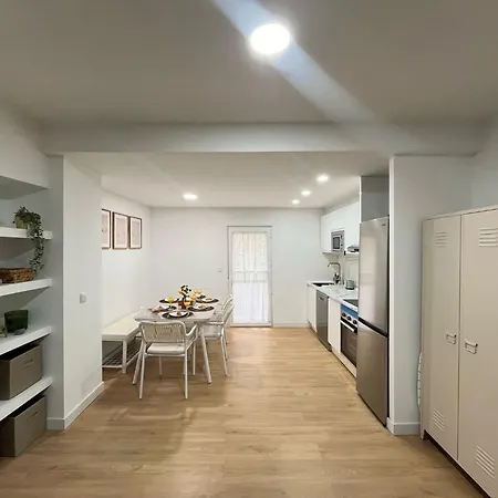 Casa Urriés Histórico Y Parking Saragoça